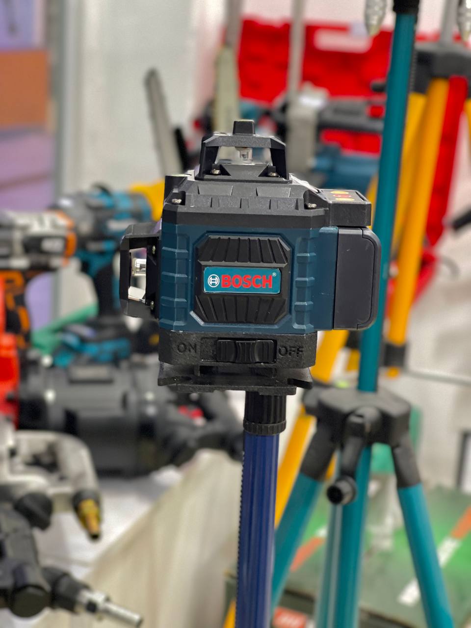 تراز لیزری جعبه بزرگ بوش 4 بعدی مدل L4D-16L