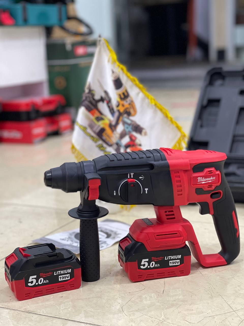 دریل بتن کن شارژی ۳حالته میلواکی مدل HR26mmولت 199