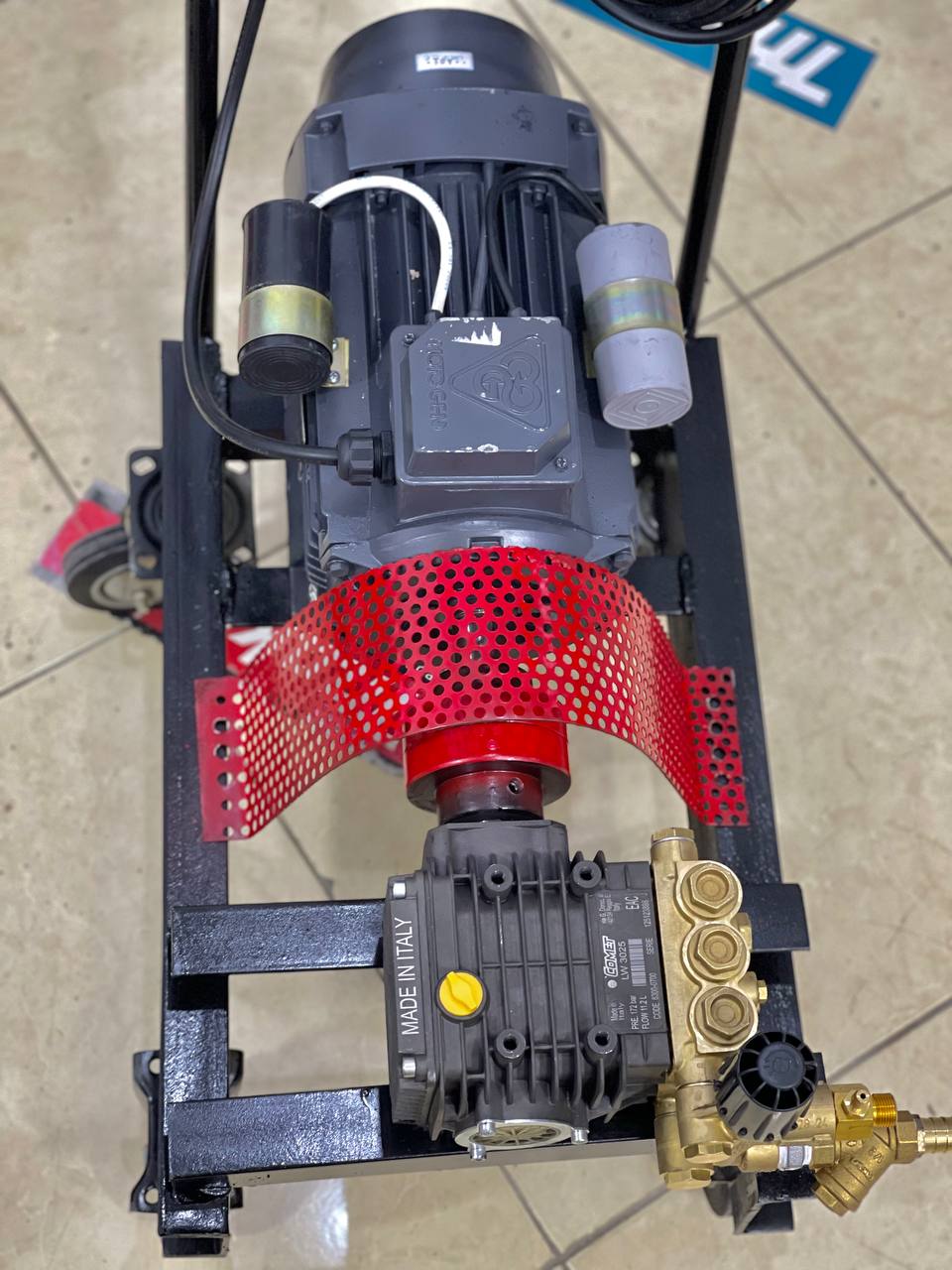 پمپ کارواش  COMETایتالیا مدل LE3025 با فشار 172 بار