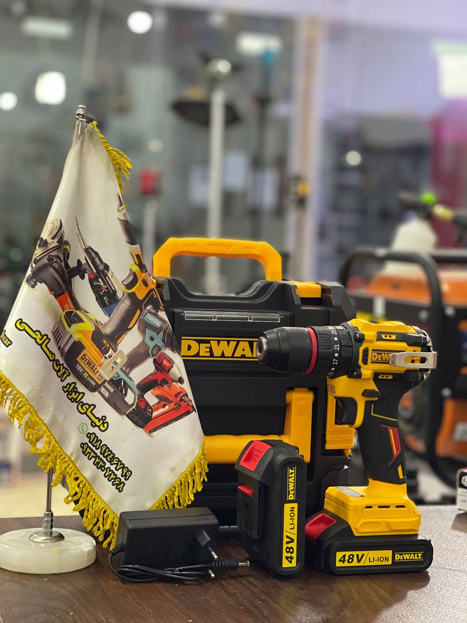 دریل شارژی ۴۸ولت دیوالت موتور براشلس مدل ۲۰۲۵